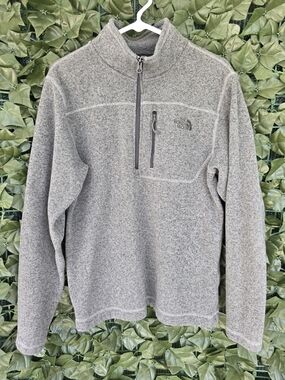 The North Face Men's Gray Quarter-Zip Fleece Pullover